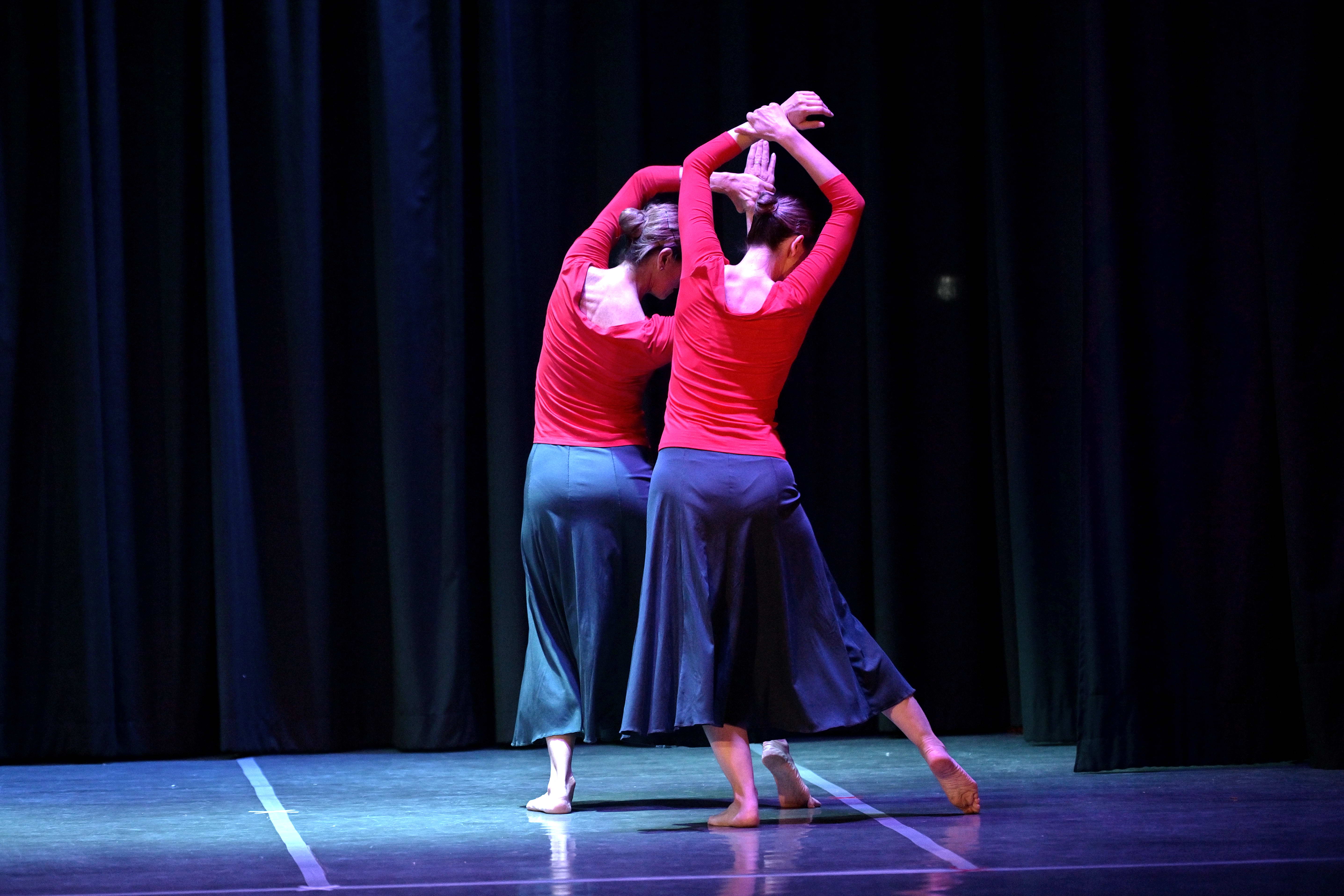 Danza contemporanea adulti, saggio 2026
